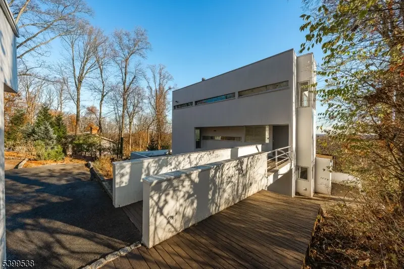 1152 Johnston Dr, Watchung, NJ 07069 - Image #2