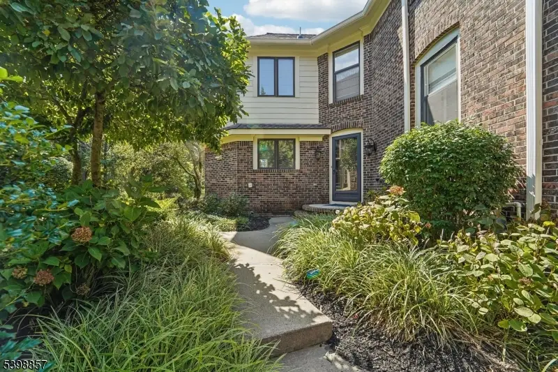 2 Casper Ct, Florham Park, NJ 07932 - Image #3