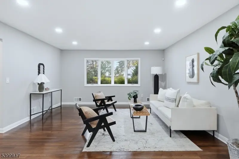 15 Carol Pl, Brookdale, NJ 07003 - Image #2