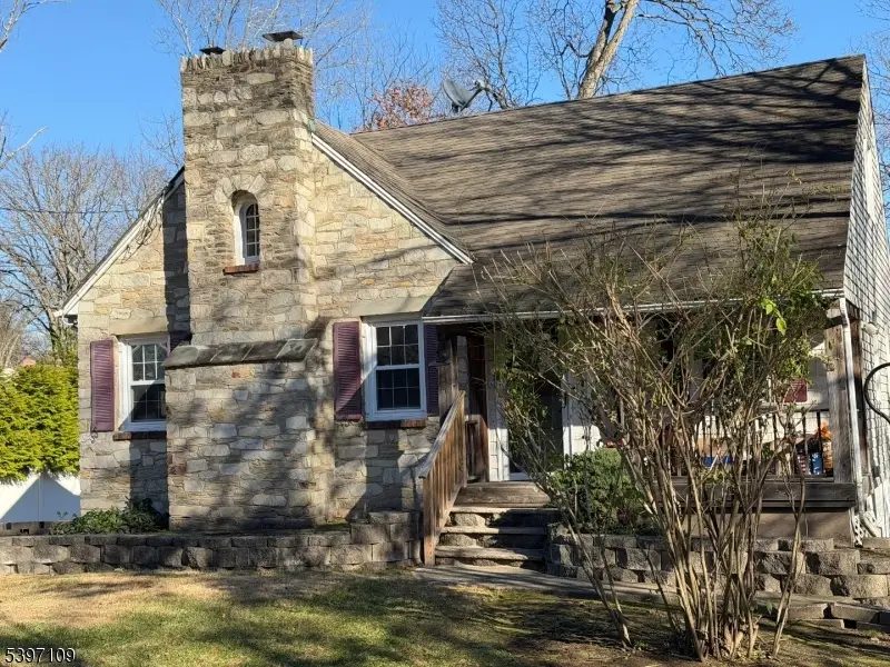 134 Oakwood Dr, Packanack Lake, NJ 07470 - Image #1