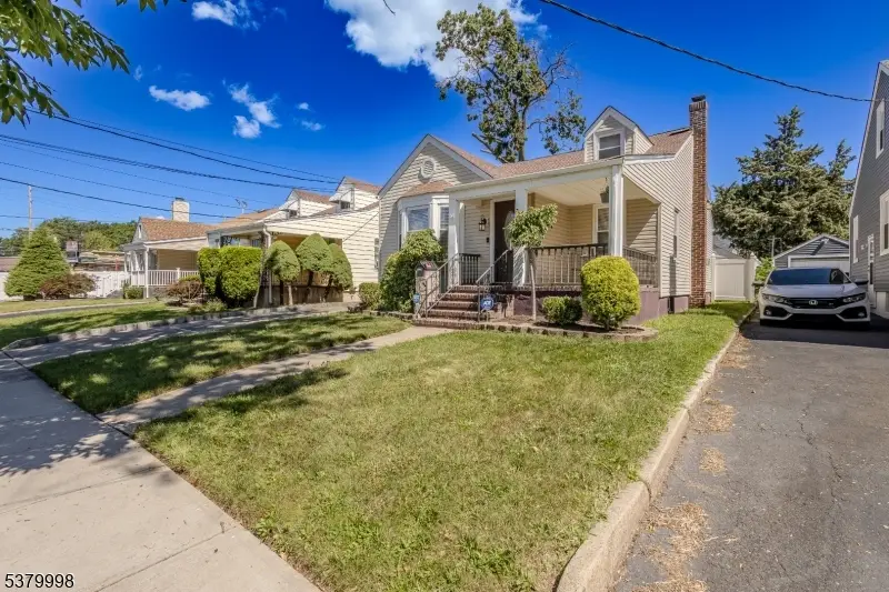 842 Erudo St, Linden, NJ 07036 - Image #2