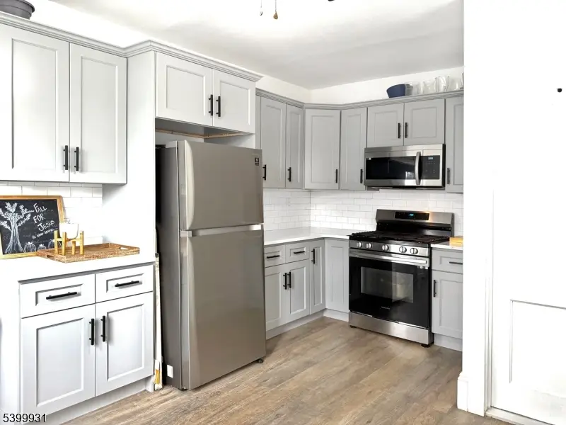 18 Guenther Pl, Passaic, NJ 07055 - Image #3