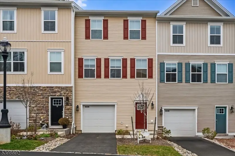 14 Kelly Ln, Mount Hope, NJ 07885 - Image #1