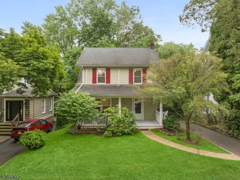 72 Meadowbrook Rd, Millburn, NJ 07078 - Image #2