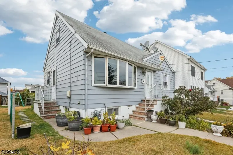 18 Scher Pl, Passaic, NJ 07055 - Image #2