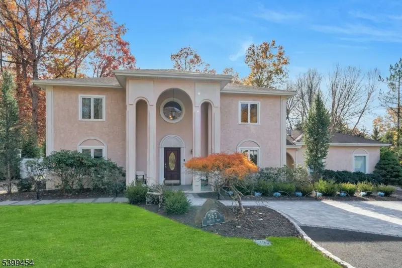 565 Faletti Way, River Vale, NJ 07675 - Image #2