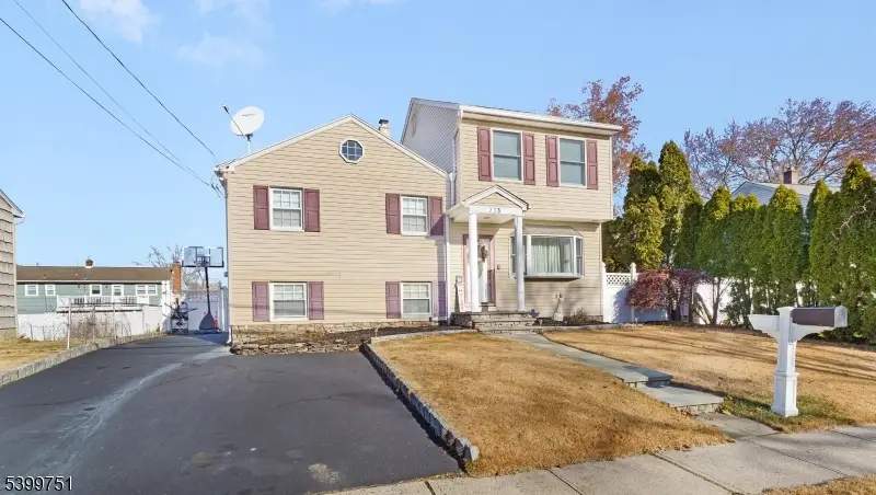 233 Walnut Ave, Pompton Lakes, NJ 07442 - Image #1