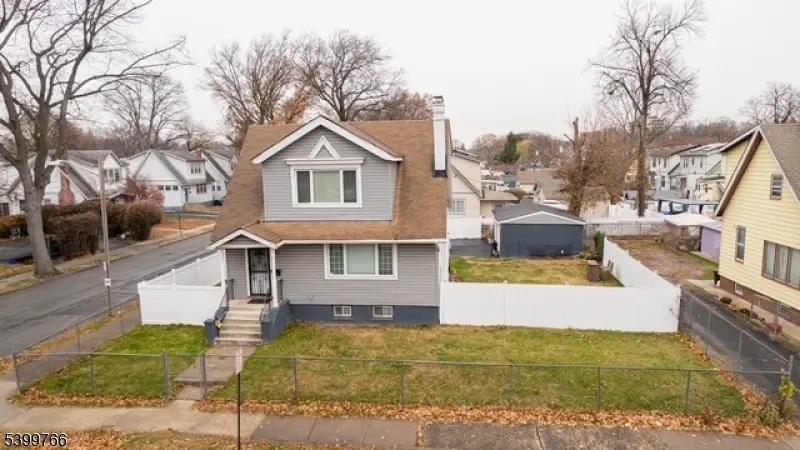 8 Tremont Ave, East Orange, NJ 07018 - Image #3