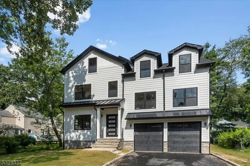 111 N Summit Ave, Chatham, NJ 07928 - Image #1