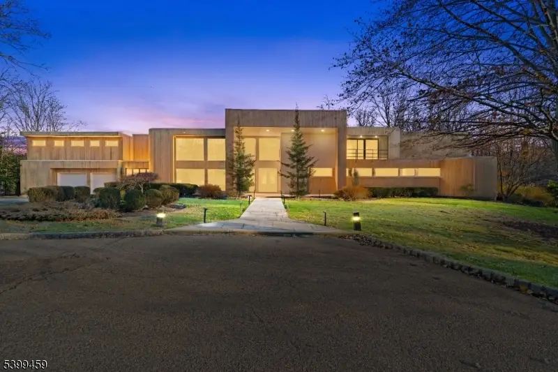 41 Park Way, Llewellyn Park, NJ 07052 - Image #2