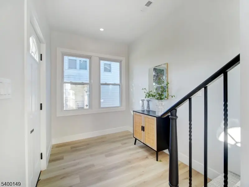 5 Krotik Pl, Irvington, NJ 07111 - Image #3