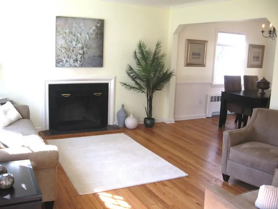 32 Fabyan Pl, Newark, NJ 07108 - Image #2