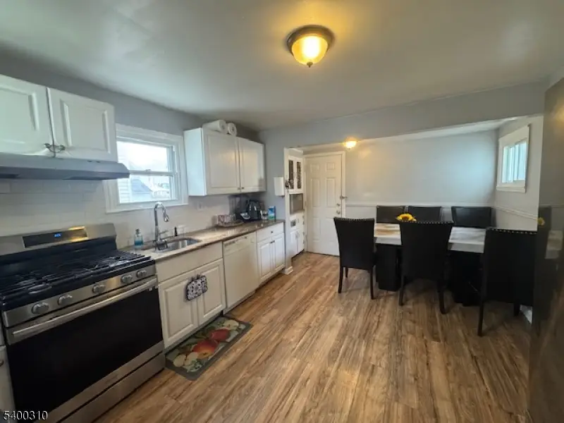 28 Howard St, North Plainfield, NJ 07060 - Image #3