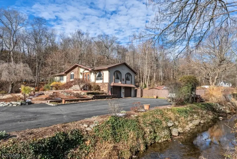 174 Conklintown Rd, Ringwood, NJ 07456 - Image #2