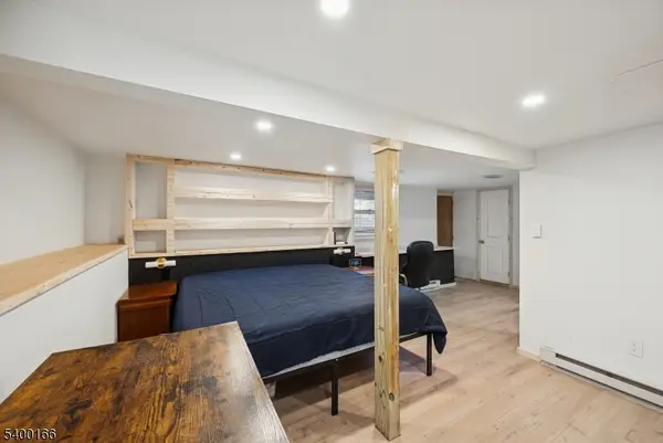 206 Brooklyn Mountain Rd, Hopatcong Boro, NJ 07843