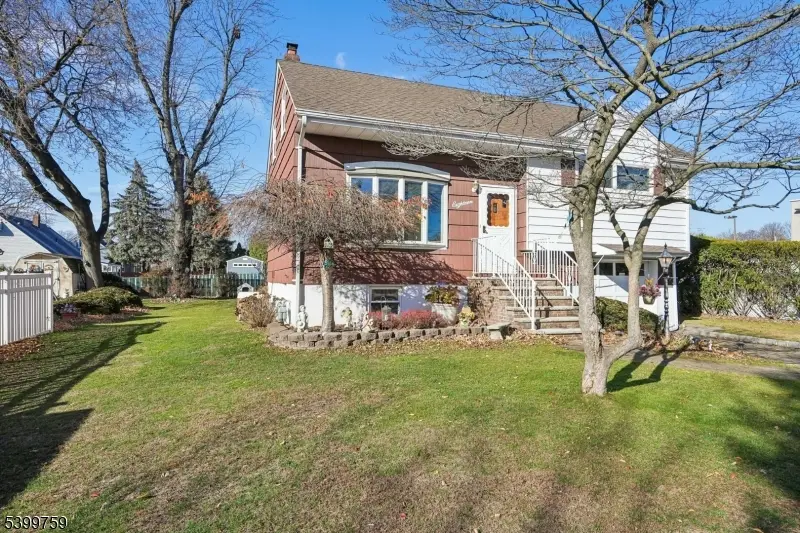 18 Roy Ct, Clifton, NJ 07012 - Image #2