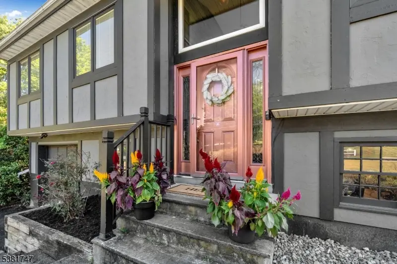 2 Courtland Dr, Wantage, NJ 07461 - Image #2