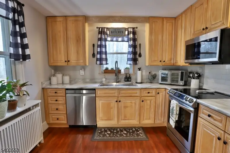 220 Oak Grove Rd, Franklin, NJ 08867 - Image #3