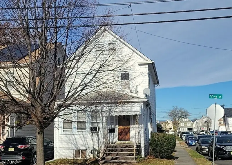 747 Vine St, Elizabeth, NJ 07202 - Image #1