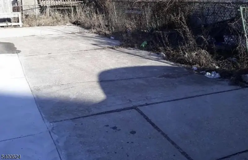 711 Warrena Rd, Atlantic City, NJ 08401 - Image #1