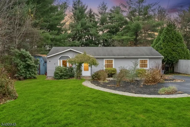 11 Carol Ct, Glen Gardner, NJ 08826 - Image #1