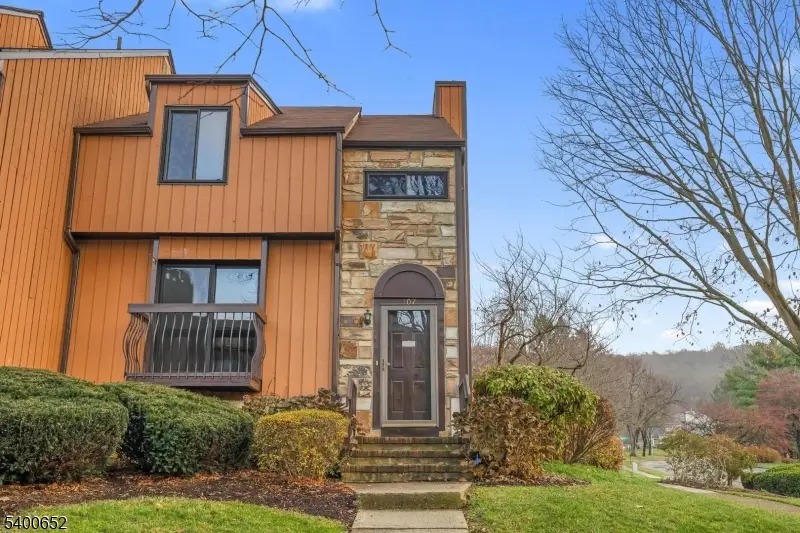 107 Wimbledon Sq, Washington, NJ 07853 - Image #2