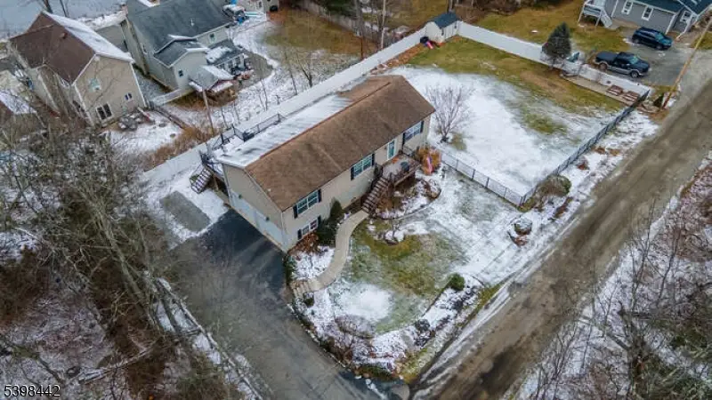 19 Ivy Pl, West Milford, NJ 07480 - Image #2