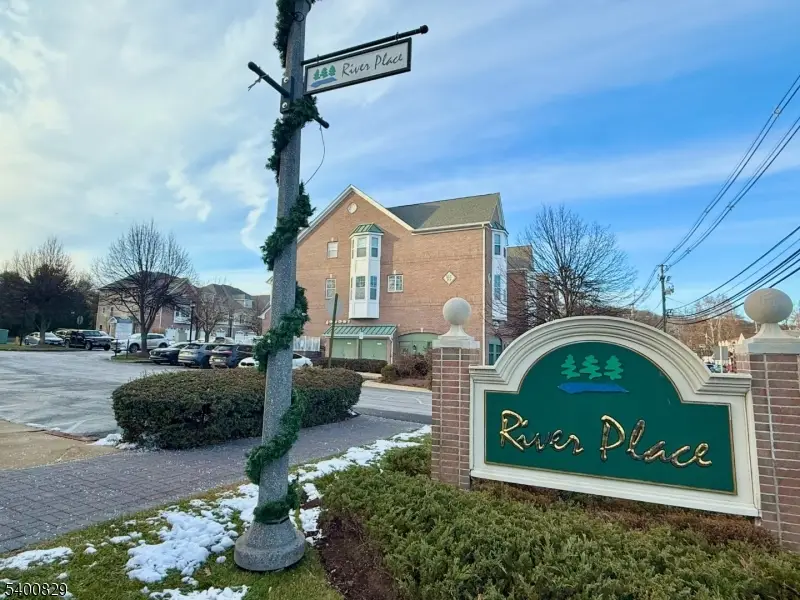 401 River Pl, Butler, NJ 07405 - Image #2