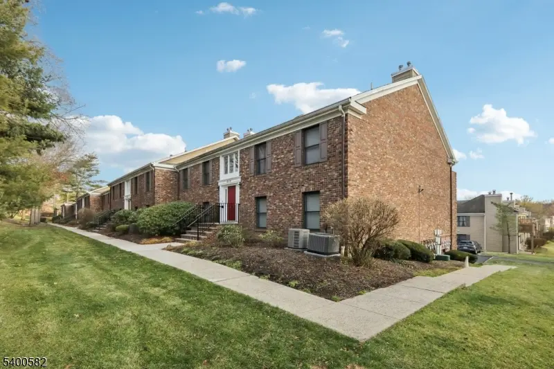 26 Sunrise Dr, Long Hill, NJ 07933 - Image #2