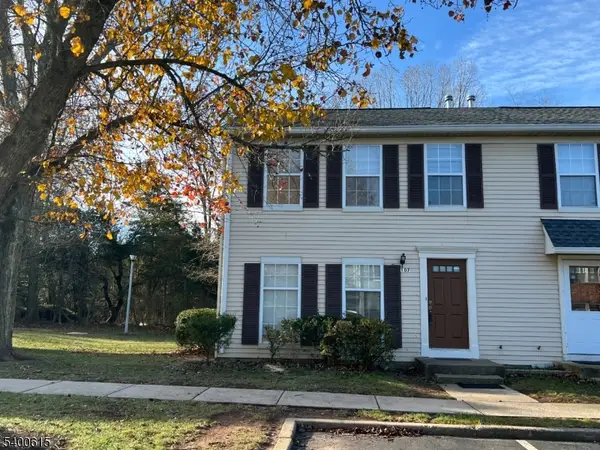 107 Prestbury Ln, Franklin Twp., NJ 08873