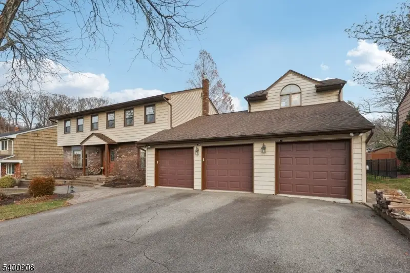 7 Welsh Ct, Wayne, NJ 07470 - Image #2