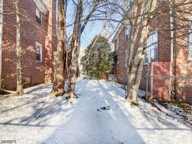 103 Mount Vernon Pl, Newark, NJ 07106 - Image #2