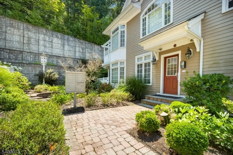 60 Chestnut St #2, Morristown, NJ 07960 - Image #2