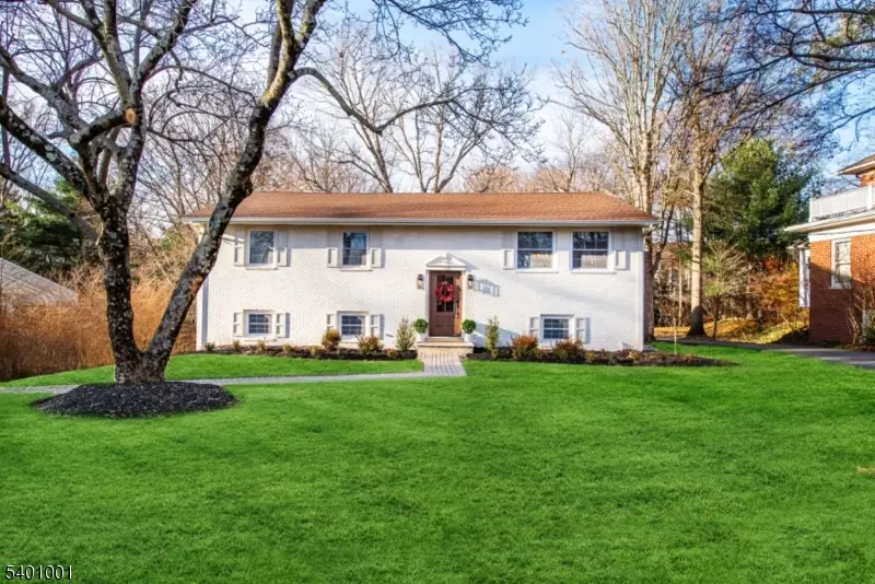 4 Barberry Rd, Morris, NJ 07960 - Image #2