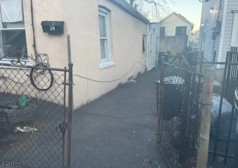 34 Holland St, Newark, NJ 07103 - Image #3