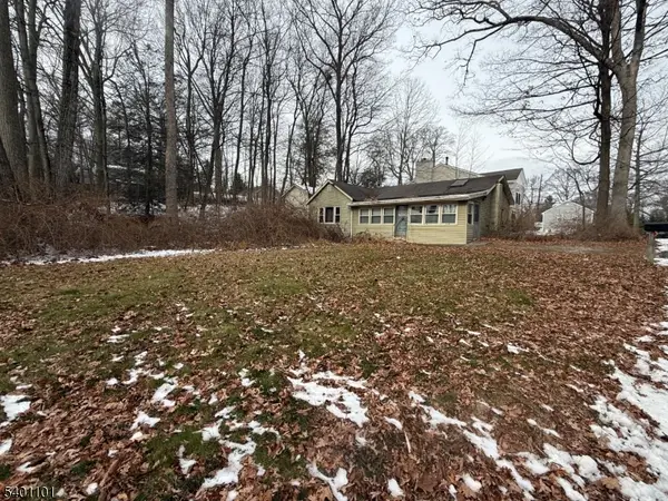 109 Fairlawn Dr, West Milford Twp., NJ 07421