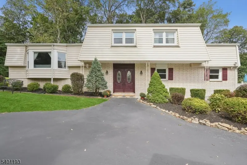 5 Alpine Dr, Randolph, NJ 07869 - Image #1