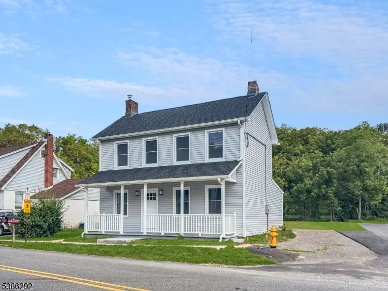 631 S Main St, Stewartsville, NJ 08886 - Image #2
