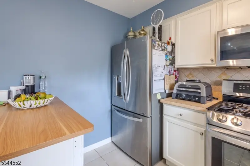 19 Val Sumo Ln, Newark, NJ 07105 - Image #3