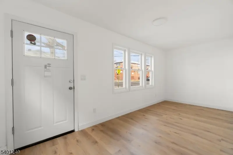 390 Clinton Pl, Newark, NJ 07112 - Image #2