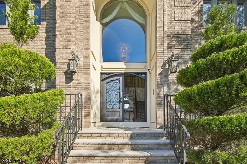 42 Winchester Dr, Scotch Plains, NJ 07076 - Image #3