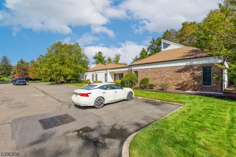 1 Bentley Dr, Franklin Lakes, NJ 07417 - Image #3