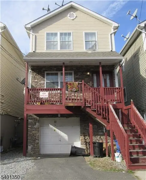 28 Highland St, Paterson City, NJ 07524
