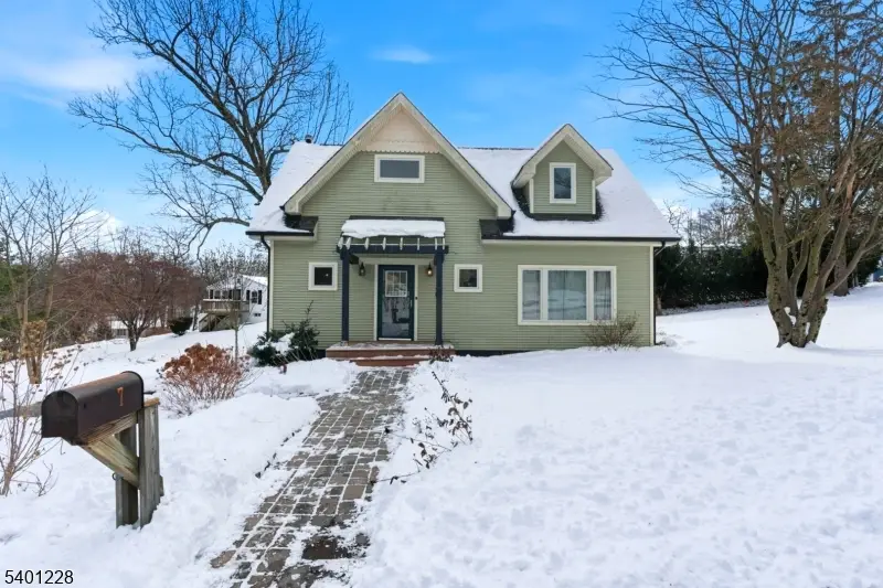 7 Arrowhead Dr, Wantage, NJ 07461 - Image #1