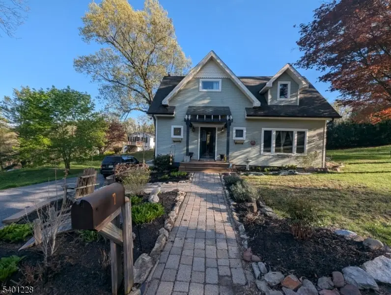 7 Arrowhead Dr, Wantage, NJ 07461 - Image #2