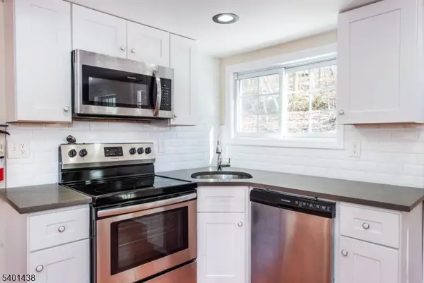 78 Winona Trl, Jefferson Twp., NJ 07849