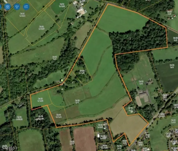 32 Reading Rd, Delaware Twp., NJ 08559