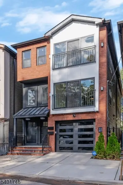 11 Voorhees St, Newark City, NJ 07108