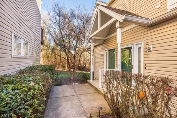 18 Bristol Ct, Lincoln Park Boro, NJ 07035