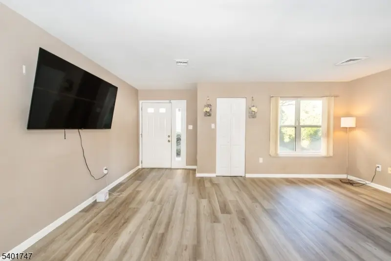 18 Bristol Ct, Lincoln Park, NJ 07035 - Image #3